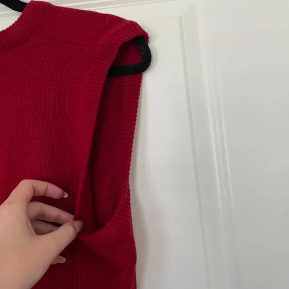 Men's Savile Row Red V Neck Sweater Vest – Classic Knit, Size Medium - Picture 4 of 5